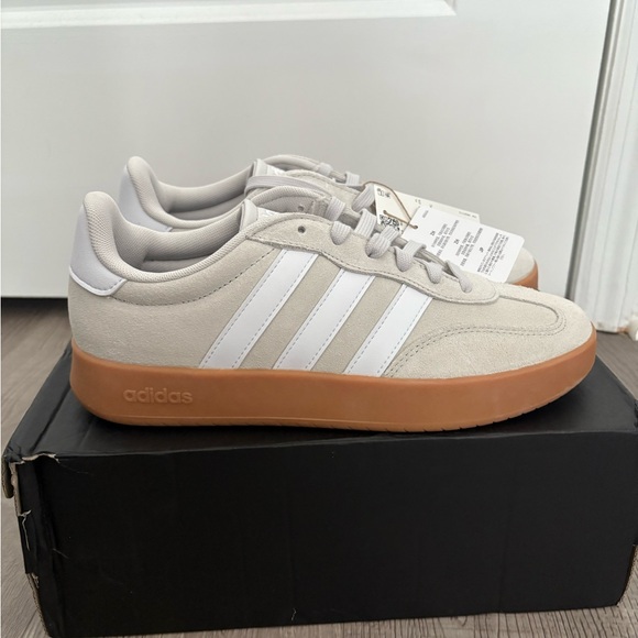 Adidas Barreda Sneakers Gray / White / Gum - Size 9 Men's NEW - Picture 5 of 8
